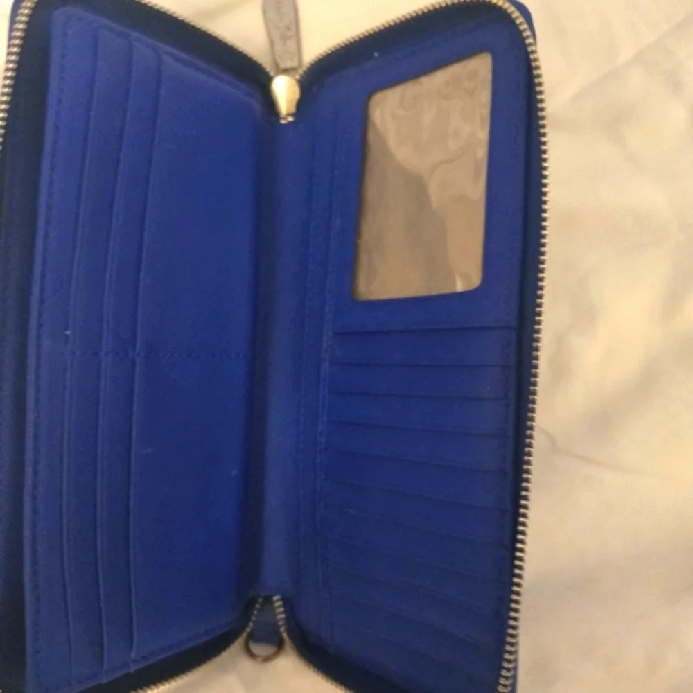 Michael Kors Stunning Blue Large Continental Zip around Saffiano Leather Wallet! - Picture 4 of 11